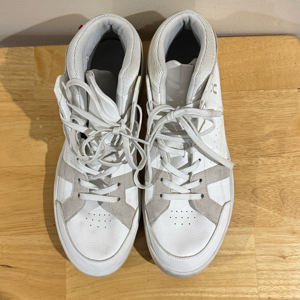 On Cloud The Roger Clubhouse Mid M
White/Sand (Size 12.5) - Picture 5 of 9